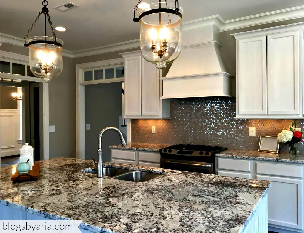 white kitchen granite counters sparkle backsplash pendant lighting