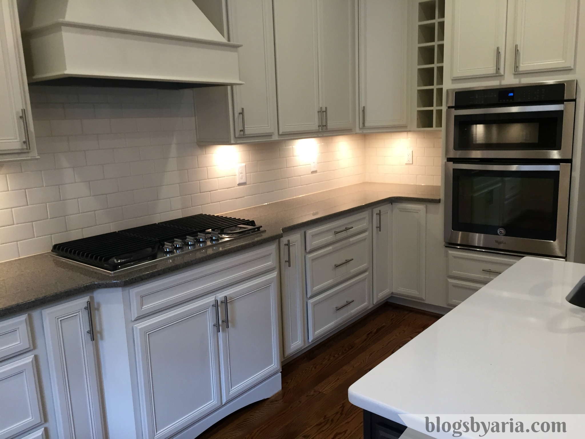 white kitchen quartz counter tops