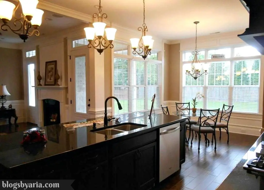 black kitchen cabinets