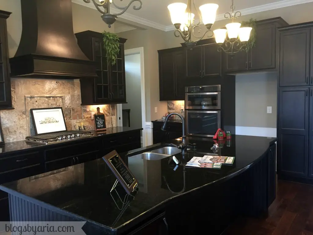 black kitchen cabinets