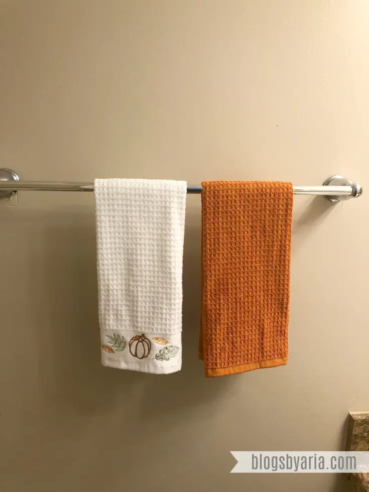 Fall Towels in powder bathroom #falldecor