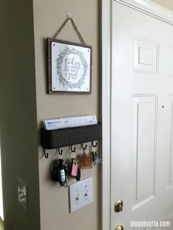 entryway decor updates with wall organizer