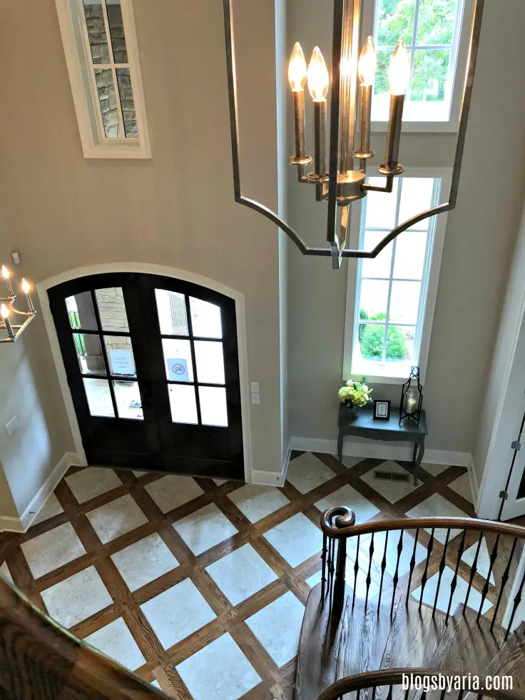marble and hardwood foyer #interiordesignideas