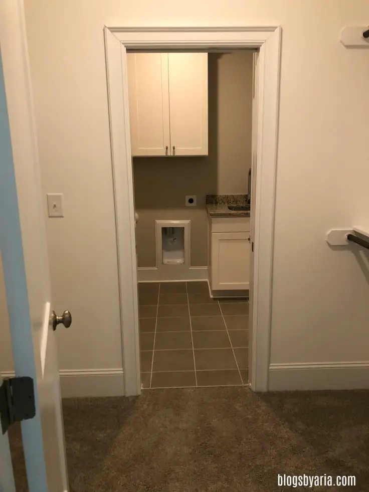 walk-in closet with laundry room
