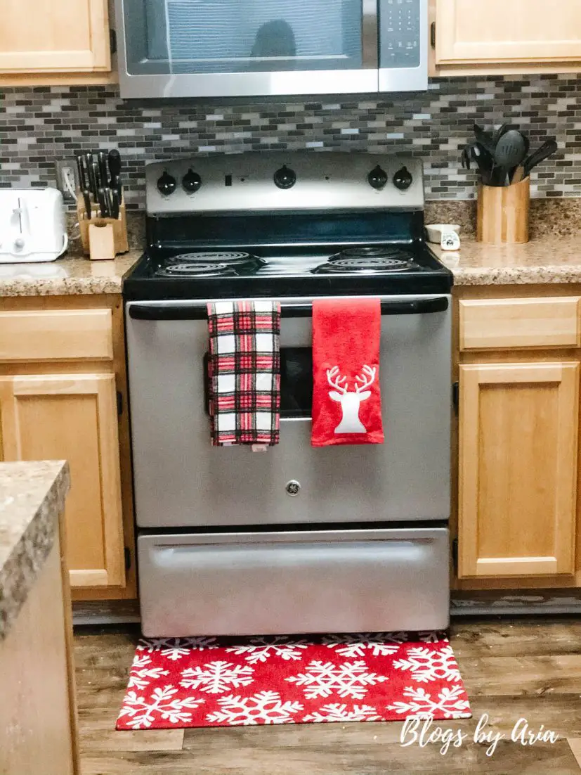 holiday kitchen decor