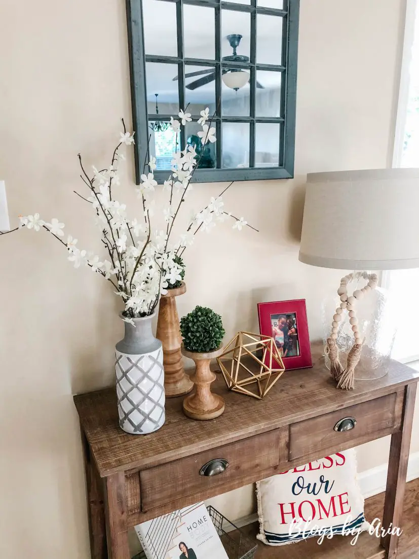 entryway table decorating