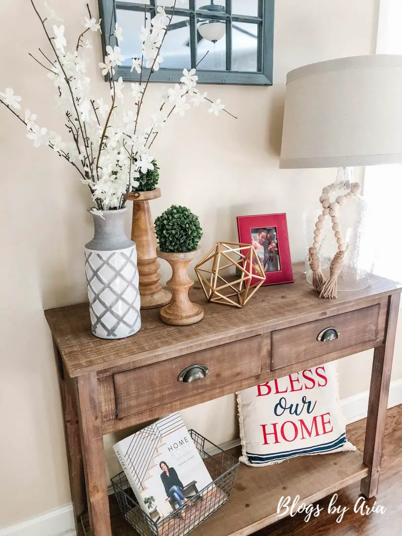 entryway table decor