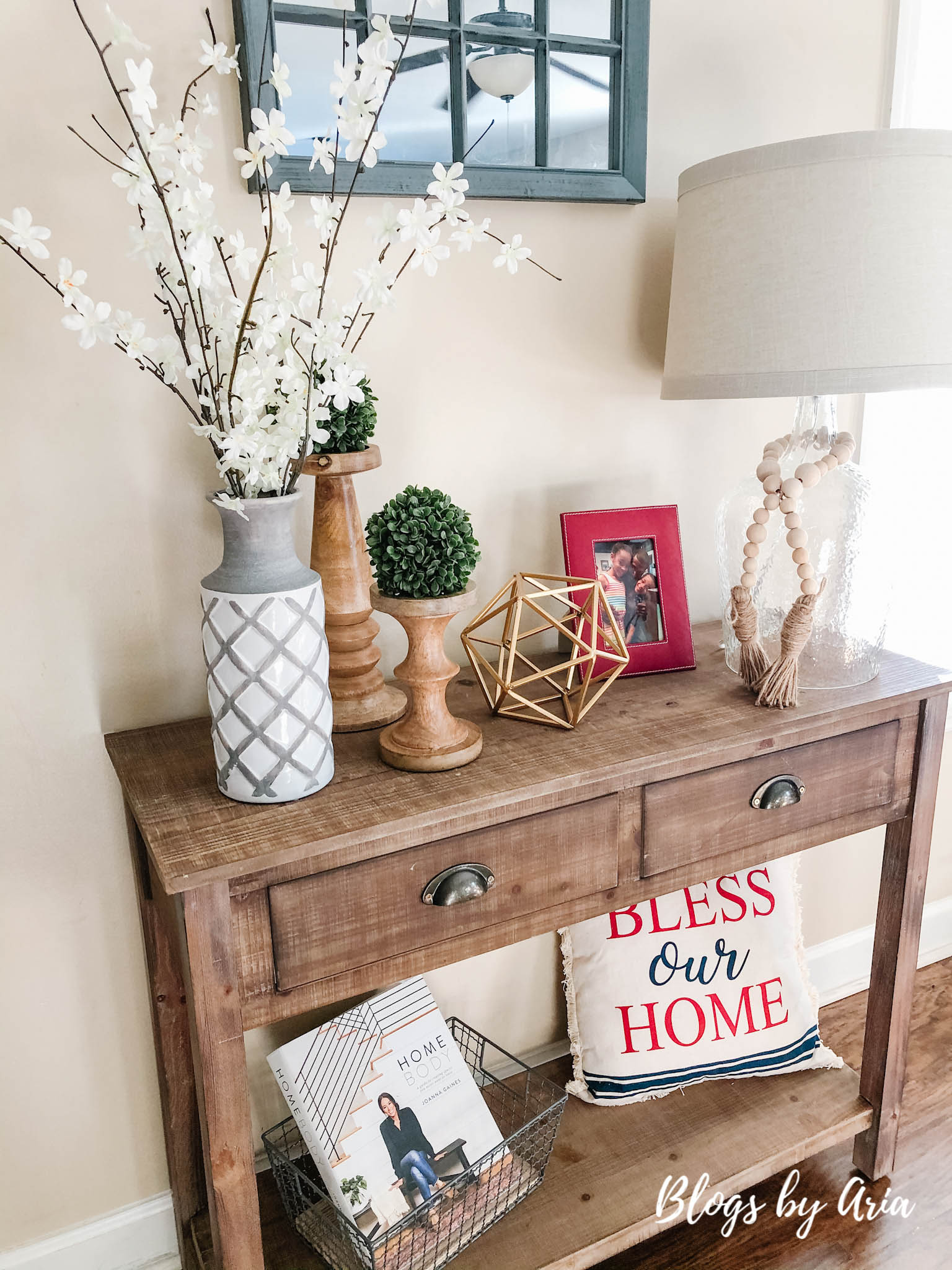 Entryway Table Decor - Blogs by Aria