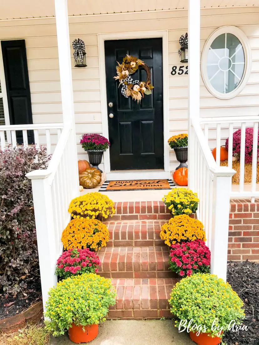 decorating a small front porch for fall