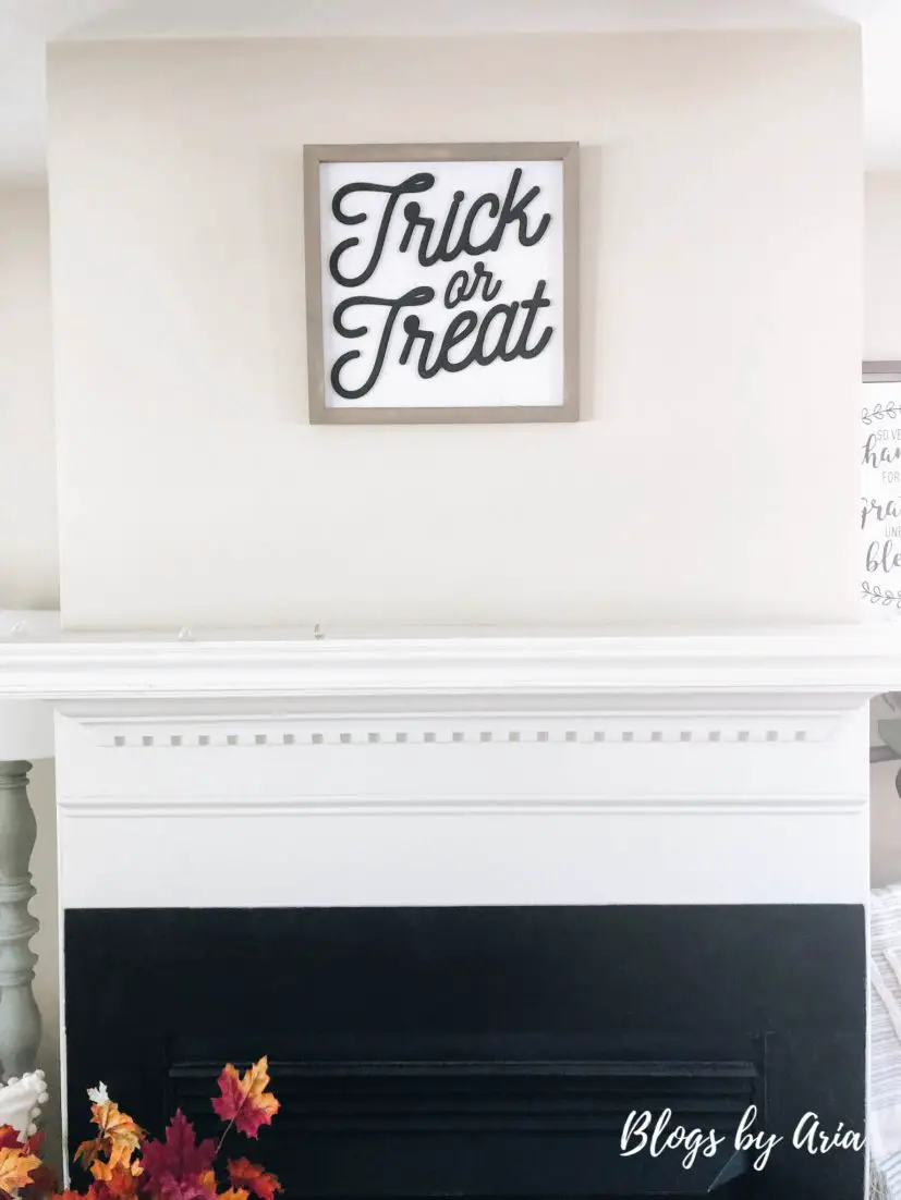 halloween trick or treat sign