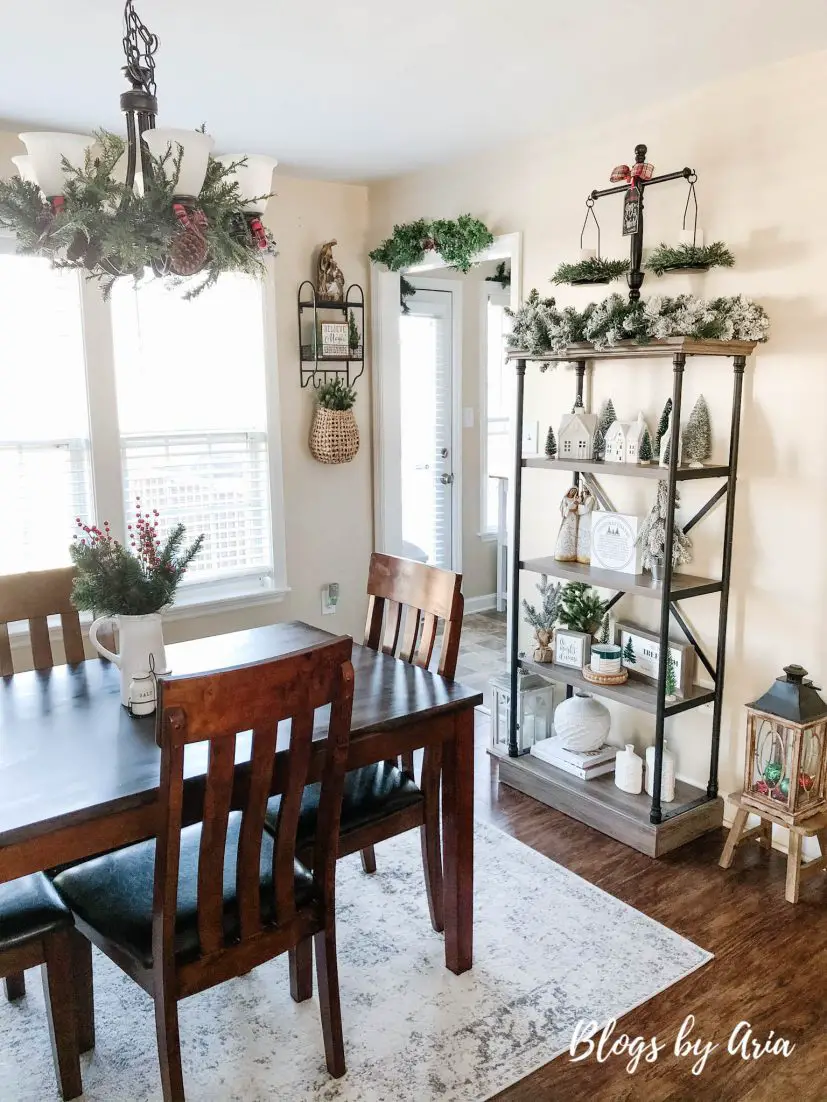 farmhouse Christmas dining room
