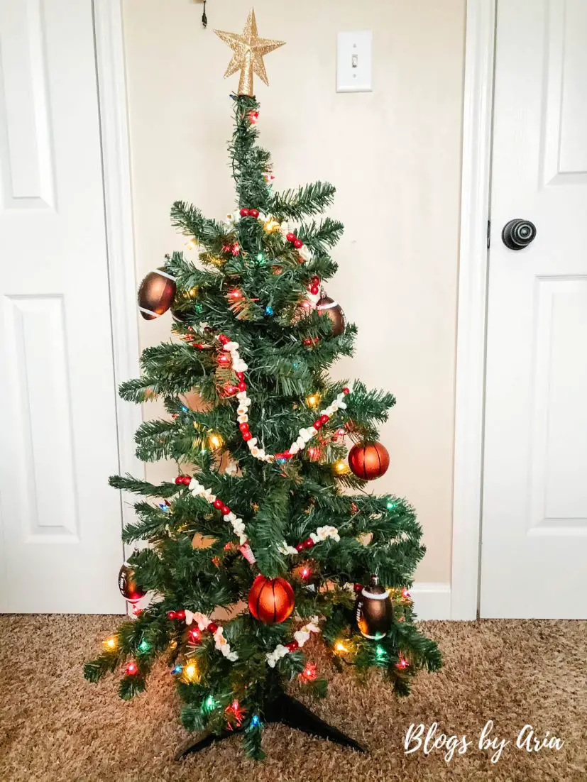 boys bedroom Christmas tree