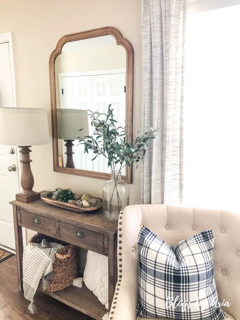 farmhouse entryway decor