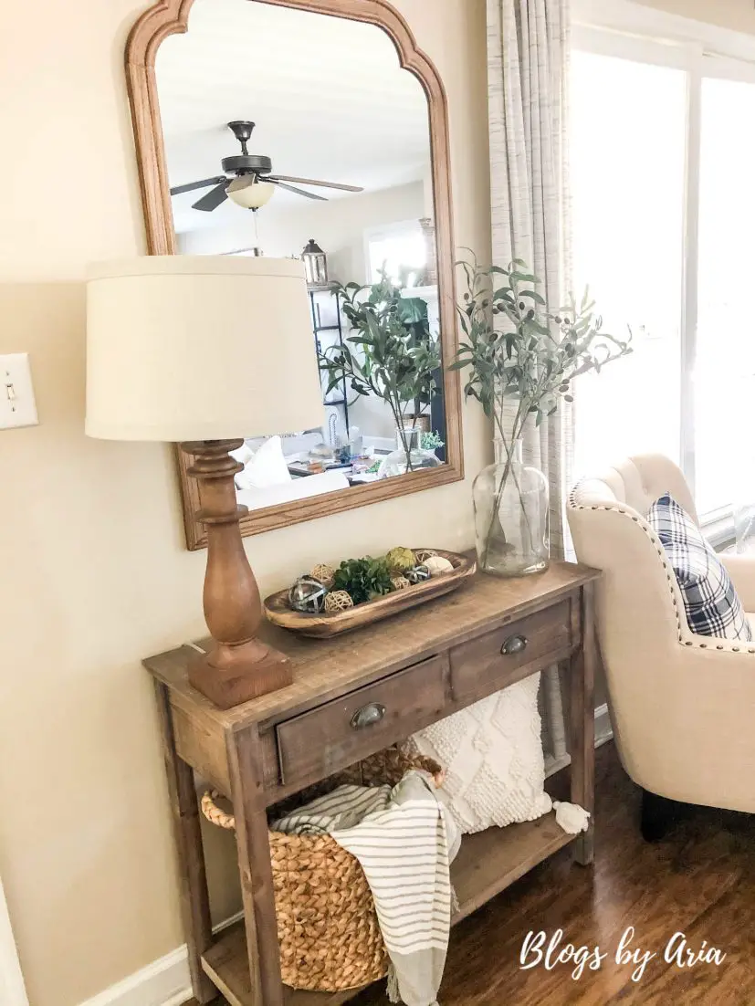 entryway decor farmhouse